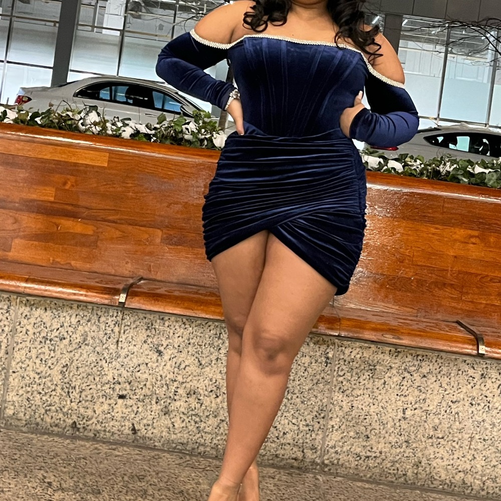 COPY - Miss Circle Navy velvet dress